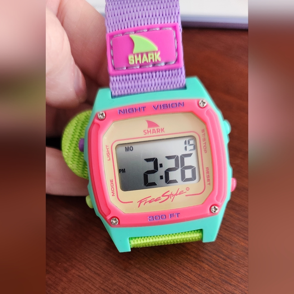 SHARK CLASSIC CLIP SOUR APPLE WATCH